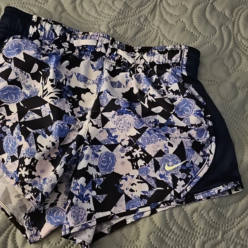 Nike Dri-FIT Tempo Girl's Printed Running Shorts